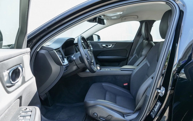 Volvo V60 cena 139900 przebieg: 46500, rok produkcji 2021 z Węgrów małe 596